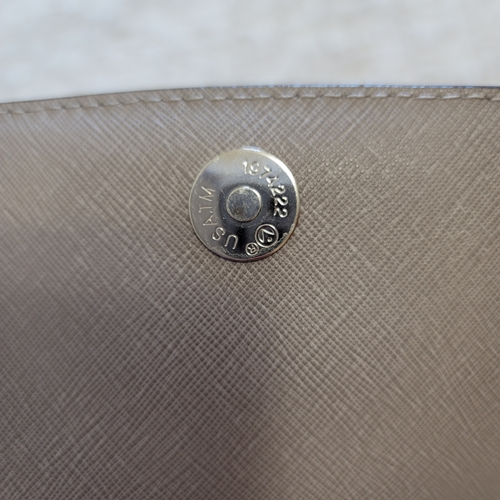 Michael Kors Crossbody - Picture 5 of 8